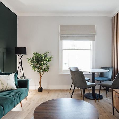 Stunning & Stylish 2 Bed Flat In West London Apartman Kültér fotó