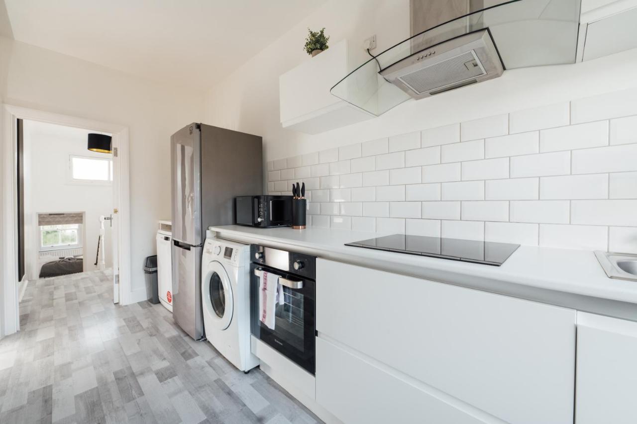 Stunning & Stylish 2 Bed Flat In West London Apartman Kültér fotó