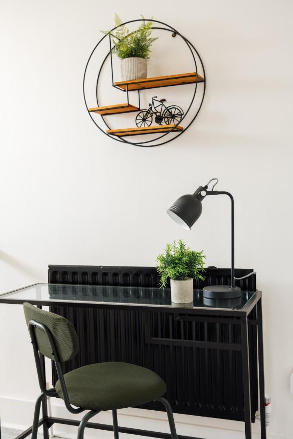 Stunning & Stylish 2 Bed Flat In West London Apartman Kültér fotó