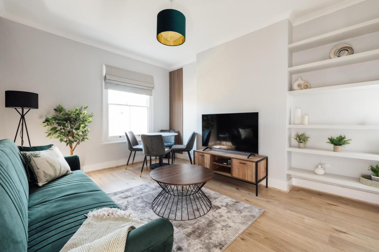 Stunning & Stylish 2 Bed Flat In West London Apartman Kültér fotó