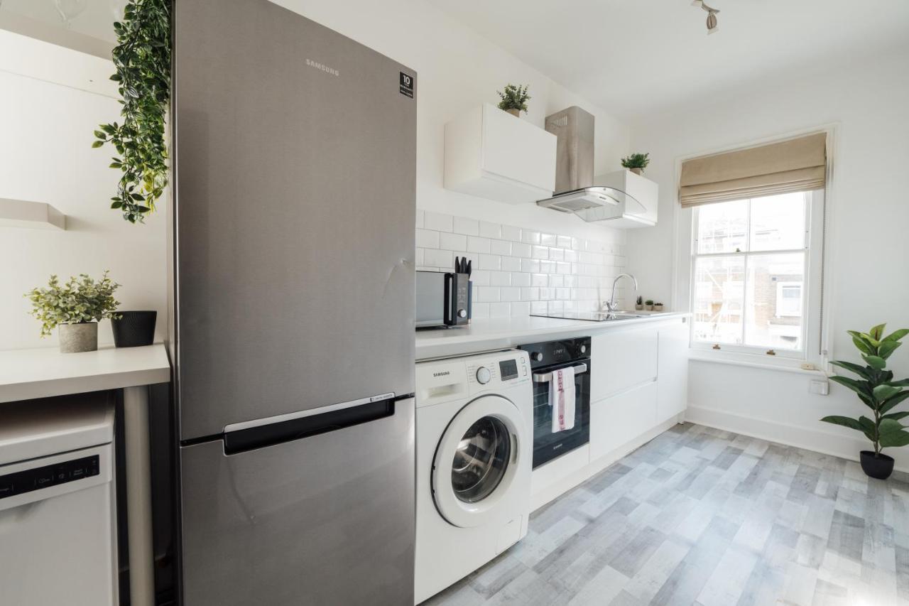 Stunning & Stylish 2 Bed Flat In West London Apartman Kültér fotó