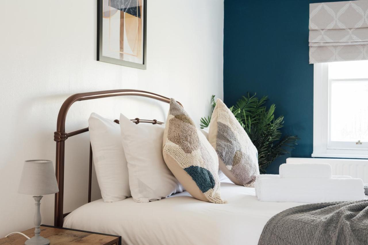 Stunning & Stylish 2 Bed Flat In West London Apartman Kültér fotó
