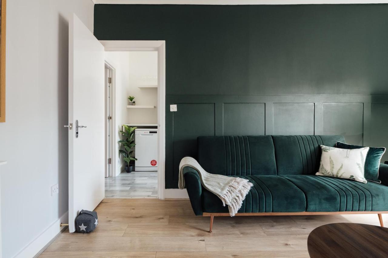 Stunning & Stylish 2 Bed Flat In West London Apartman Kültér fotó